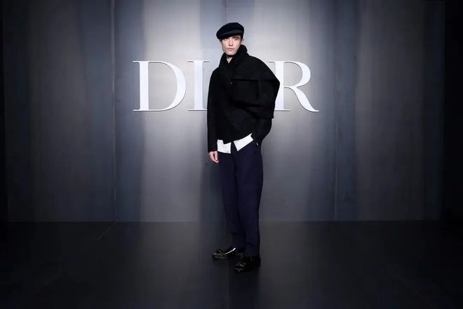 Kim Jones的快乐王子米乐m6Dior的卡萨诺瓦(图32)